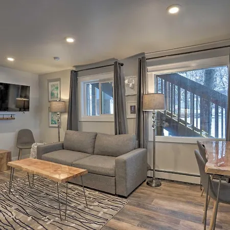 Modern Anchorage Getaway, Steps From Coastal Trail Apartment